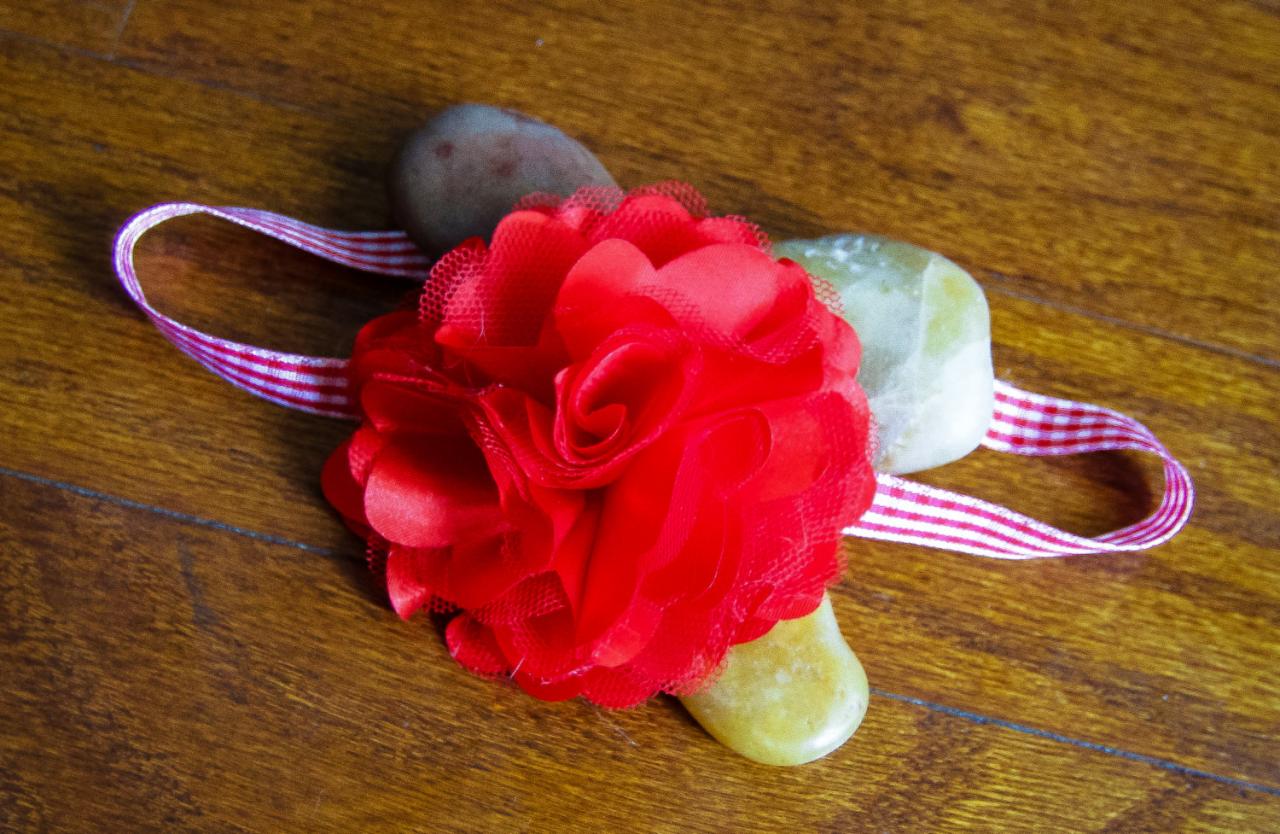 Headband-halo - Picnic Time! This Hair Accessory Goes Great With Any Jean Outfit!
